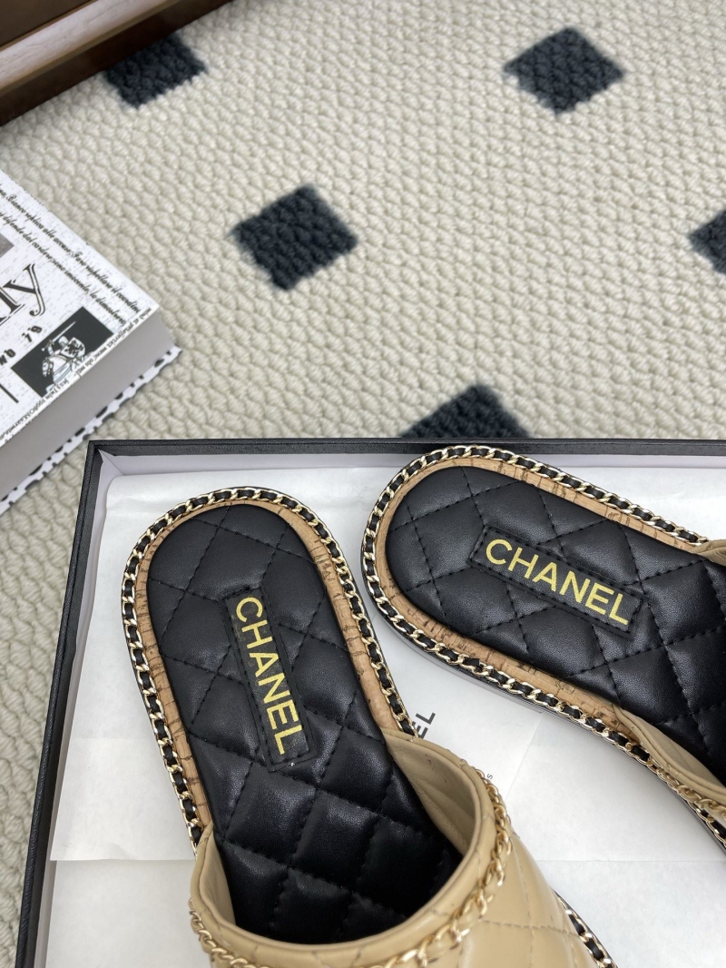 Ch**el slippers